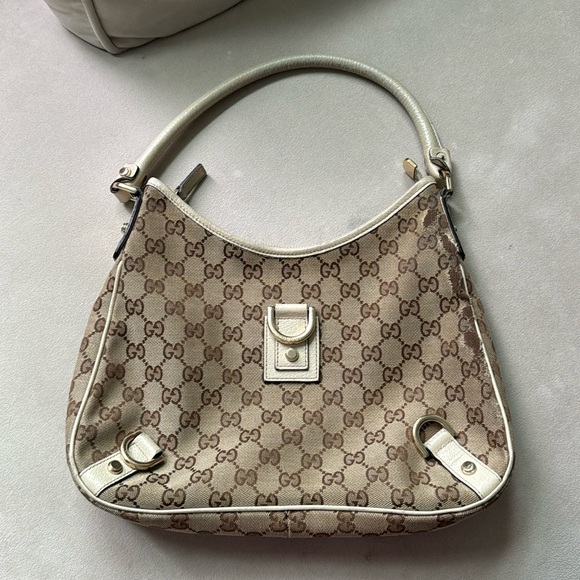 (SOLD)GUCCI Beige GG Canvas and Leather Abbey D-Ring Hobo - Picture 4 of 12
